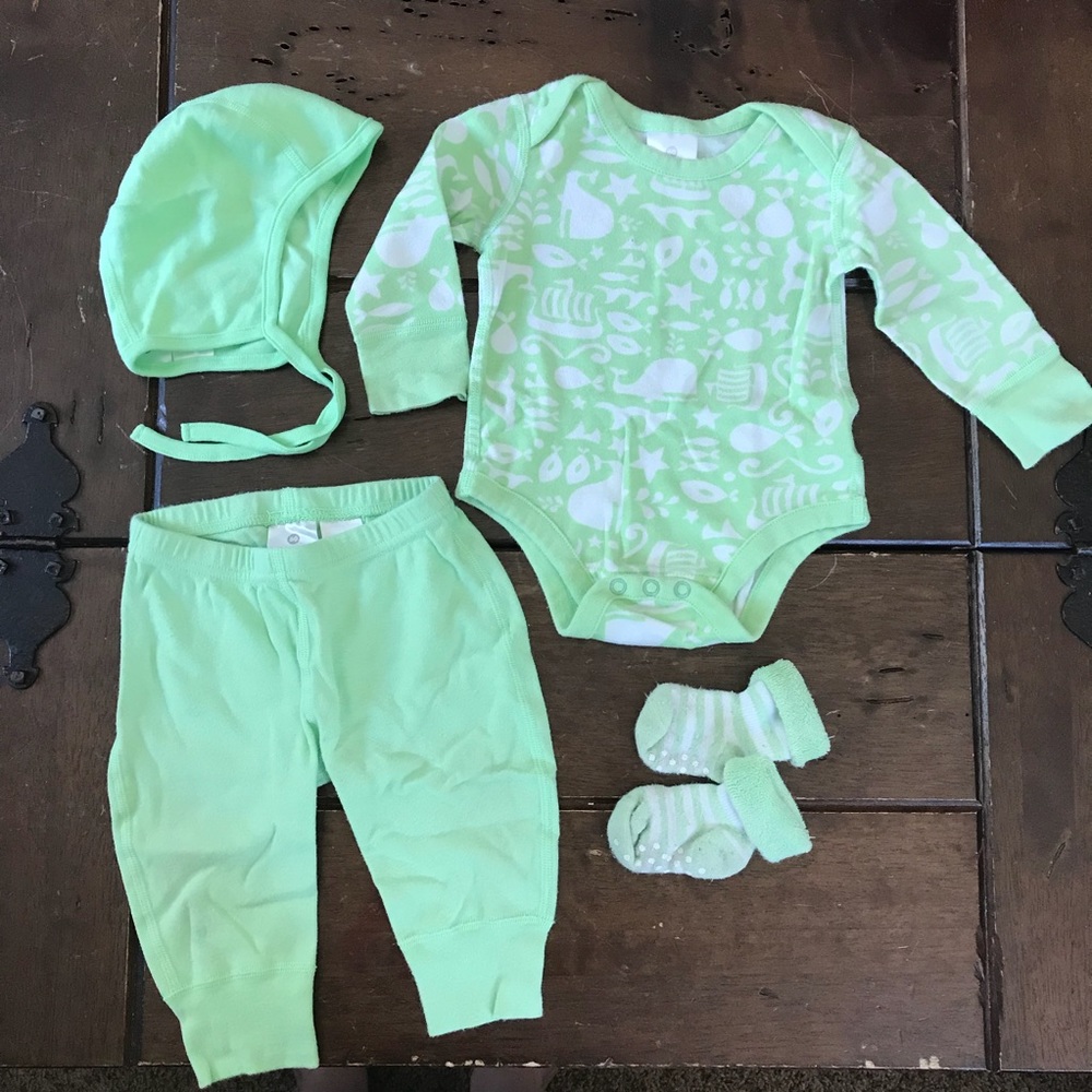 Hanna Anderson Mint green baby set